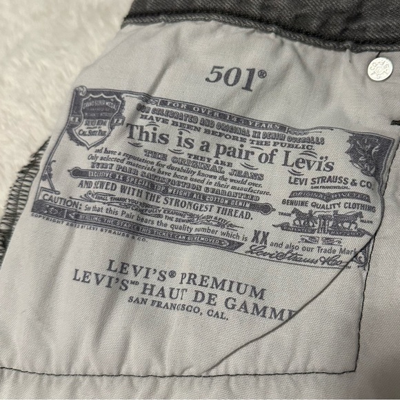 Levi’s Grey High Rise Shorts - Picture 7 of 7